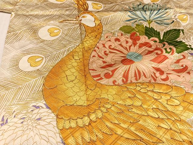 平和屋着物●豪華振袖　駒刺繍　孔雀花文　金彩　正絹　逸品　AABJ6223ph