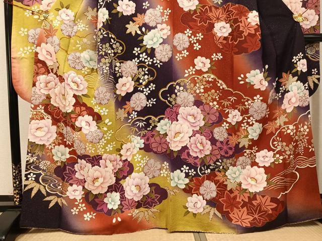 平和屋着物●豪華振袖　刺繍　草花文　暈し染め　金銀彩　銀通し地　正絹　逸品　AABJ6240ph