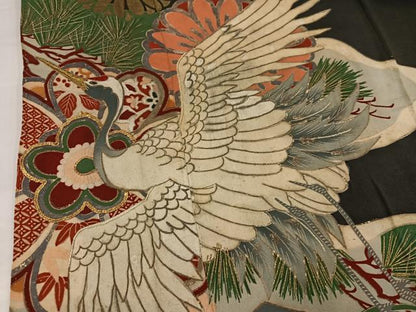 平和屋着物●アンティーク　大正ロマン　黒留袖　駒刺繍　群れ鶴花文　金彩　正絹　逸品　AABJ6270ph