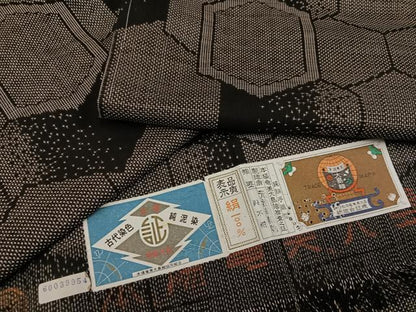 平和屋着物●本場大島紬　古代染色純泥染　一元7マルキ　亀甲　元治絹織物謹製　証紙付き　正絹　逸品　未使用　AABJ6312ph