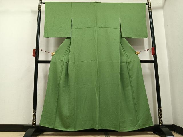 平和屋着物●上質な色無地　舞蝶地紋　松葉色　正絹　逸品　AABJ6335ph