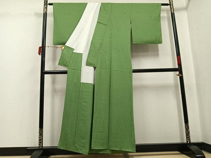 平和屋着物●上質な色無地　舞蝶地紋　松葉色　正絹　逸品　AABJ6335ph