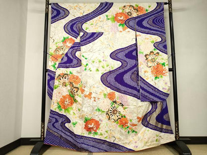平和屋着物●豪華振袖　駒刺繍　片輪車花文　正絹　逸品　AABJ6539ck