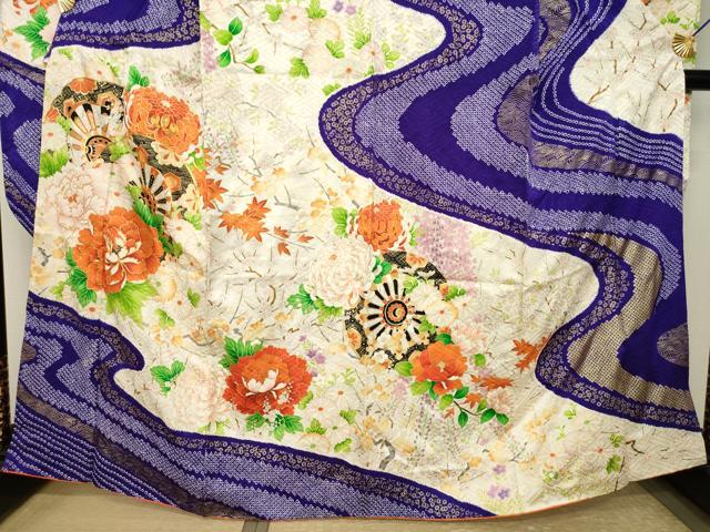 平和屋着物●豪華振袖　駒刺繍　片輪車花文　正絹　逸品　AABJ6539ck