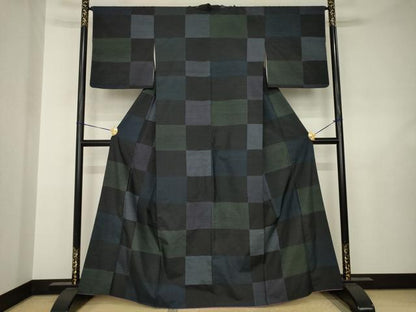 平和屋着物●上質な紬　市松文　黒地　正絹　逸品　AABJ6554ck