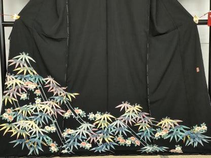 平和屋着物●本加賀友禅作家　吉川久仁　黒留袖　笹花文　浜ちりめん　仮絵羽　正絹　逸品　未使用　AABJ6561cs