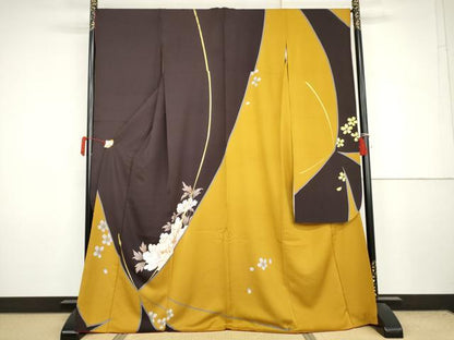 平和屋着物●豪華振袖　駒刺繍　草花文　舞桜　金彩　正絹　逸品　AABJ6588cs