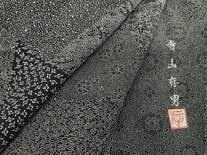 平和屋着物●江戸小紋　寺山存男　切嵌吉祥花文　黒地　正絹　逸品　AABJ6625cs