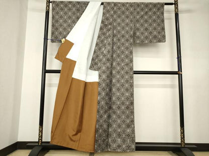 平和屋着物●本場大島紬　龍郷絣　花菱文　正絹　逸品　未使用　AABJ6735ck