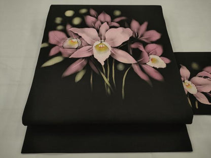 平和屋着物●塩瀬　九寸名古屋帯　ろうけつ染め　草花文　黒地　正絹　逸品　AABJ6997pf