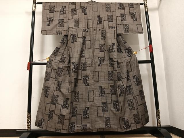 平和屋着物▼本場大島紬　カタス9マルキ　色紙人物文　正絹　逸品　AABJ7178ph