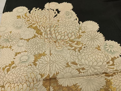 平和屋着物●豪華黒留袖　作家物　駒刺繍　菊文　錦寿ちりめん　金彩　仮絵羽　正絹　逸品　未使用　AABJ7189ph