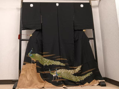 平和屋着物●金彩友禅作家 金彩の魔術師 堀省平 金煌織 黒留袖 手描き 孔雀文 黄金伝説 金彩 丹後ちりめん 仮絵羽 逸品 未使用 AABJ7190ph