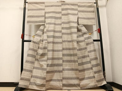 平和屋着物●本場大島紬　白大島　150亀甲　総絣　横段文　正絹　逸品　AABJ7193ph