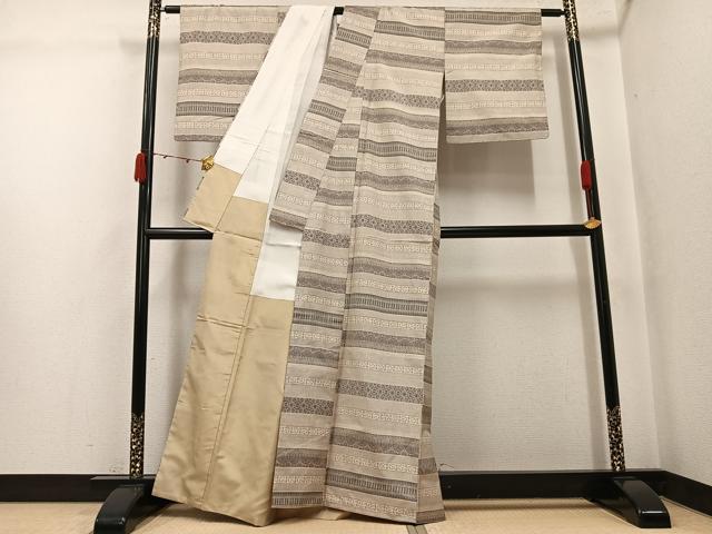 平和屋着物●本場大島紬　白大島　150亀甲　総絣　横段文　正絹　逸品　AABJ7193ph