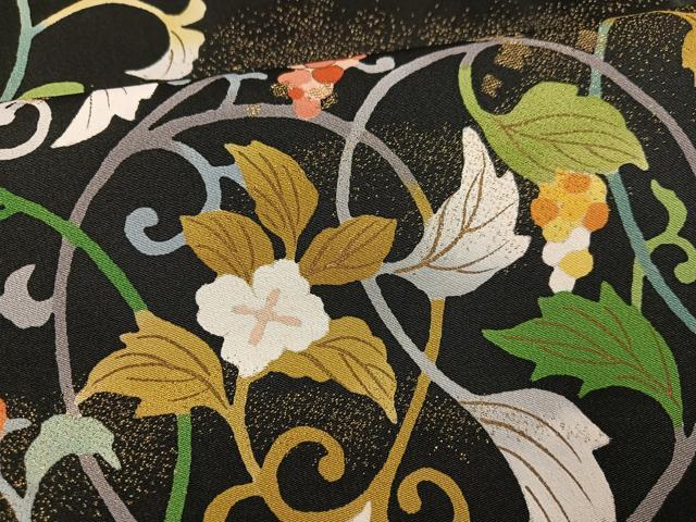 平和屋着物●豪華黒留袖　駒刺繍　花鳥唐草文　金彩　正絹　逸品　AABJ7200ph