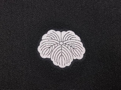 平和屋着物●豪華黒留袖　駒刺繍　花鳥唐草文　金彩　正絹　逸品　AABJ7200ph