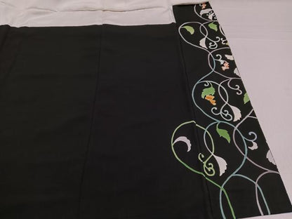 平和屋着物●豪華黒留袖　駒刺繍　花鳥唐草文　金彩　正絹　逸品　AABJ7200ph