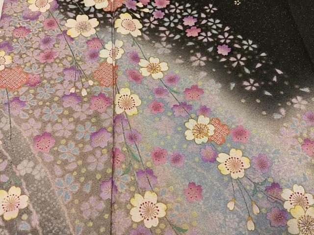 平和屋着物●豪華振袖　夜桜　暈し染め　黒地　金銀糸　金通し地　正絹　逸品　AABJ7201ph