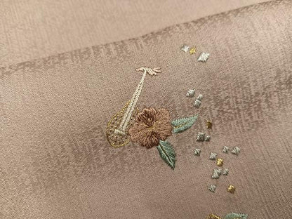 平和屋着物●上質な小紋　総刺繍　草花楽器文　金糸　正絹　逸品　AABJ7202ph