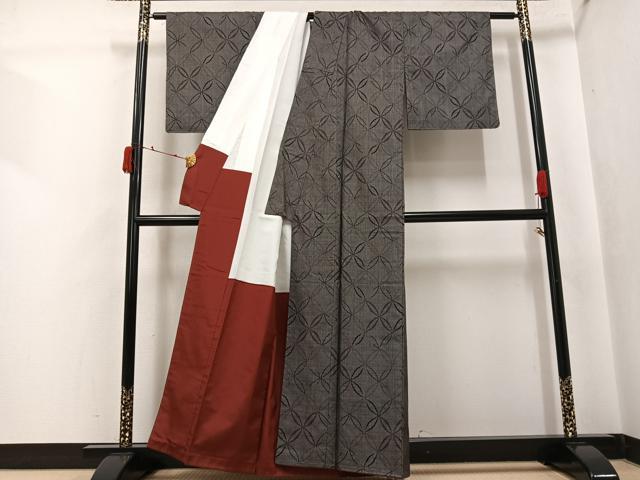 平和屋着物●本場大島紬　一元7マルキ　七宝文　外内辰夫織物謹製　証紙付き　正絹　逸品　AABJ7204ph