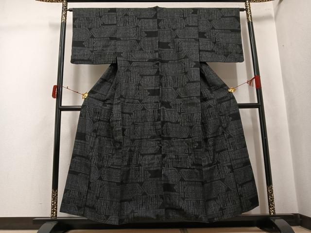 平和屋着物●本場結城紬　重要無形文化財　幾何学文様　三越扱い　正絹　逸品　AABJ7206ph