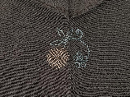 平和屋着物●中国三大刺繍　相良刺繍　無地絵羽訪問着　花唐草文　色無地　黒橡色　正絹　逸品　AABJ7207ph