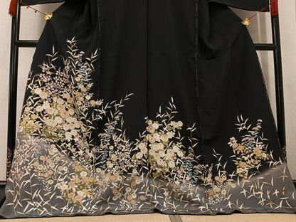 平和屋着物●吉澤友禅　訪問着　駒刺繍　草花文　暈し染め　黒地　金彩　丹後ちりめん　仮絵羽　正絹　逸品　未使用　AABJ7217ph