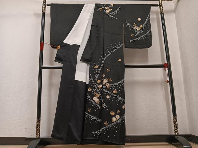 平和屋着物●訪問着　絞り　菊　黒地　金彩　正絹　逸品　AABJ7220ph