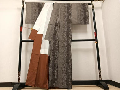 平和屋着物●本場大島紬　カタス9マルキ　草花間道　正絹　逸品　AABJ7264ph