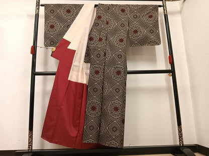 平和屋着物●本場大島紬　龍郷絣　反端付き　正絹　逸品　AABJ7289ph