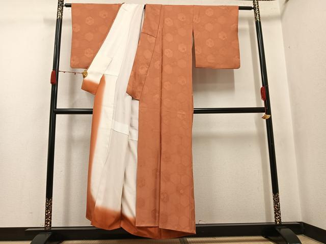 平和屋着物●上質な色無地　亀甲花地紋　深支子色　正絹　逸品　AABJ7297ph