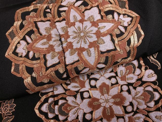 平和屋着物●豪華黒留袖　駒刺繍　花鳥文　金糸　松寿ちりめん　仮絵羽　正絹　逸品　未使用　AABJ7308ph