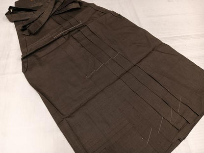 平和屋着物●男性　馬乗り袴　紬地　色無地　海松茶色　正絹　逸品　未使用　AABJ7313ph