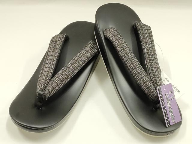 平和屋着物●和装小物　和装草履　鼻緒:黒　本場大島紬　格子　逸品　未使用　AABJ7373ay