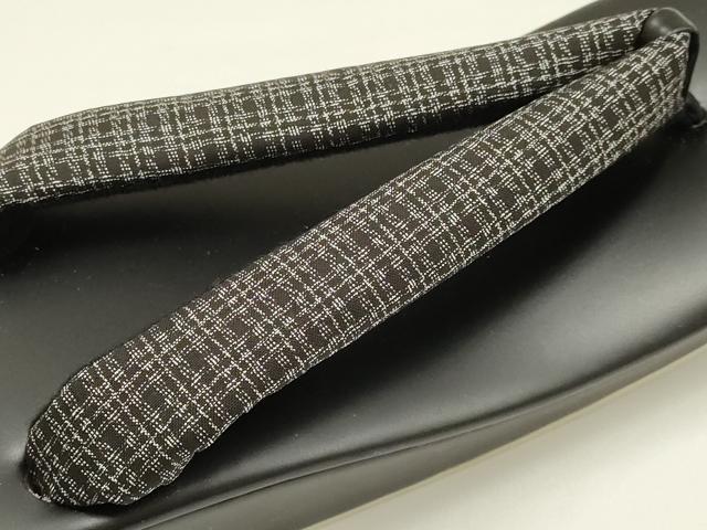 平和屋着物●和装小物　和装草履　鼻緒:黒　本場大島紬　格子　逸品　未使用　AABJ7373ay