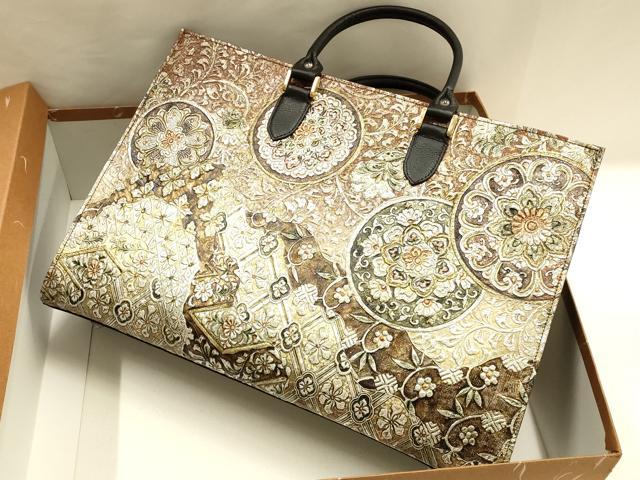 平和屋本店●和装小物　和装バッグ　金唐革　ハンドバッグ　道長吉祥花文　保管箱付き　逸品　AABJ7382ay