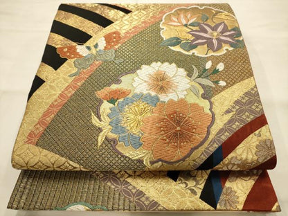 平和屋着物●六通柄袋帯　唐織　雪輪花蝶文　金糸　正絹　逸品　AABJ7550sx