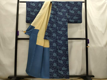 平和屋着物■上質な小紋　本藍　型染め　花唐草文　鬼しぼ縮緬　正絹　逸品　AABJ7723sx