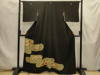 平和屋着物■豪華黒留袖　駒刺繍　霞取青海波　正絹　逸品　AABJ7826sx