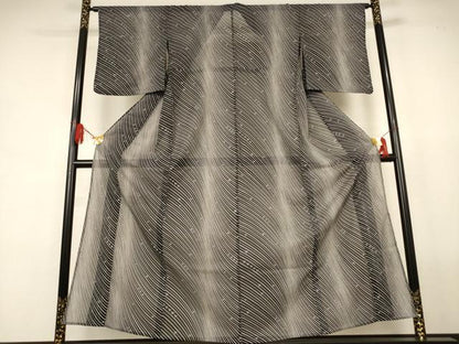 平和屋着物＊夏物　小紋　絽　よろけ縞　黒地　洗える着物　AABJ8125jd