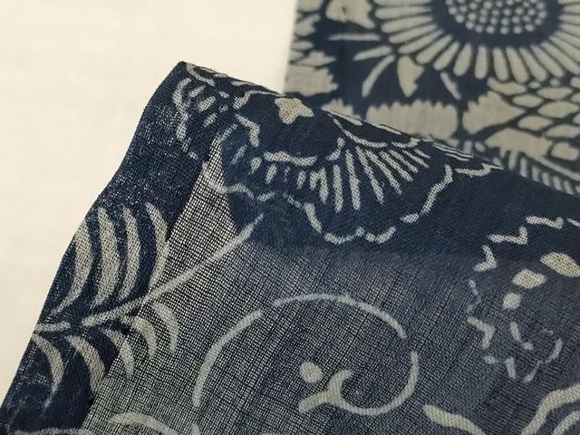 平和屋着物＊夏物　小千谷ちぢみ　藍　型染め　横段草花文　麻　逸品　AABJ8148jd