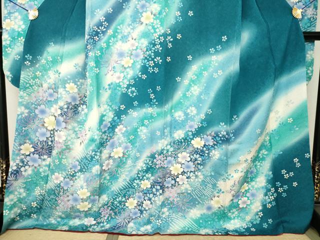 平和屋着物●豪華振袖　駒刺繍　舞花文　暈し染め　銀通し地　正絹　逸品　AABJ8195ck