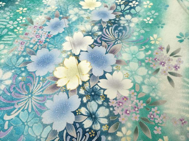 平和屋着物●豪華振袖　駒刺繍　舞花文　暈し染め　銀通し地　正絹　逸品　AABJ8195ck