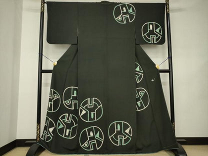 平和屋着物●訪問着　作家物　ろうけつ染　幾何学文様　黒地　正絹　逸品　AABJ8222ck