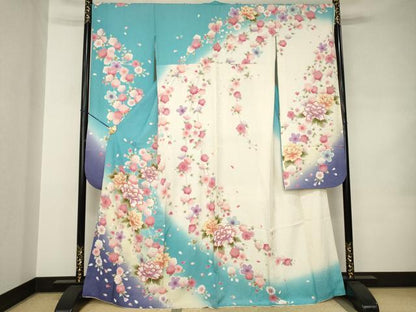 平和屋着物●豪華振袖　刺繍　舞花文　暈し染め　金彩　銀通し地　正絹　逸品　AABJ8228ck
