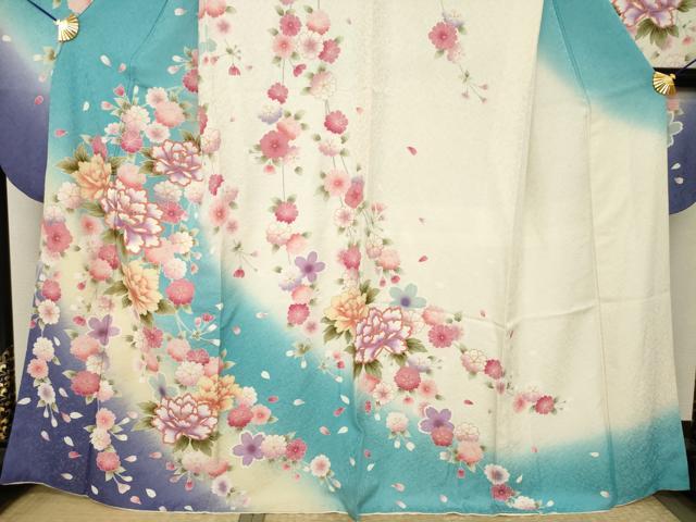 平和屋着物●豪華振袖　刺繍　舞花文　暈し染め　金彩　銀通し地　正絹　逸品　AABJ8228ck