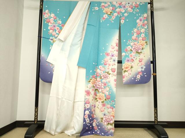 平和屋着物●豪華振袖　刺繍　舞花文　暈し染め　金彩　銀通し地　正絹　逸品　AABJ8228ck