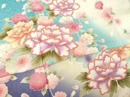 平和屋着物●豪華振袖　刺繍　舞花文　暈し染め　金彩　銀通し地　正絹　逸品　AABJ8228ck