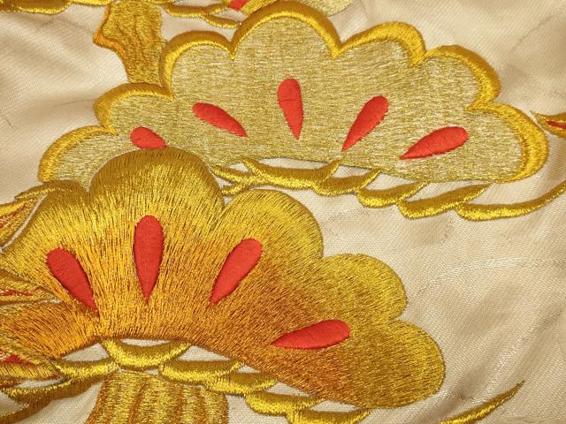 平和屋本店●色打掛　和装　婚礼　結婚式　花嫁　神社挙式　総刺繍　飛鶴梅松文　金糸　逸品　AABJ8254ou